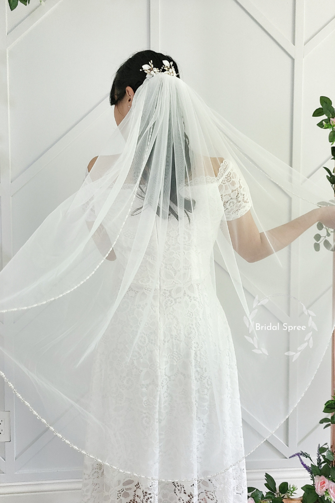 Beaded fingertip veil with crystals and pearls