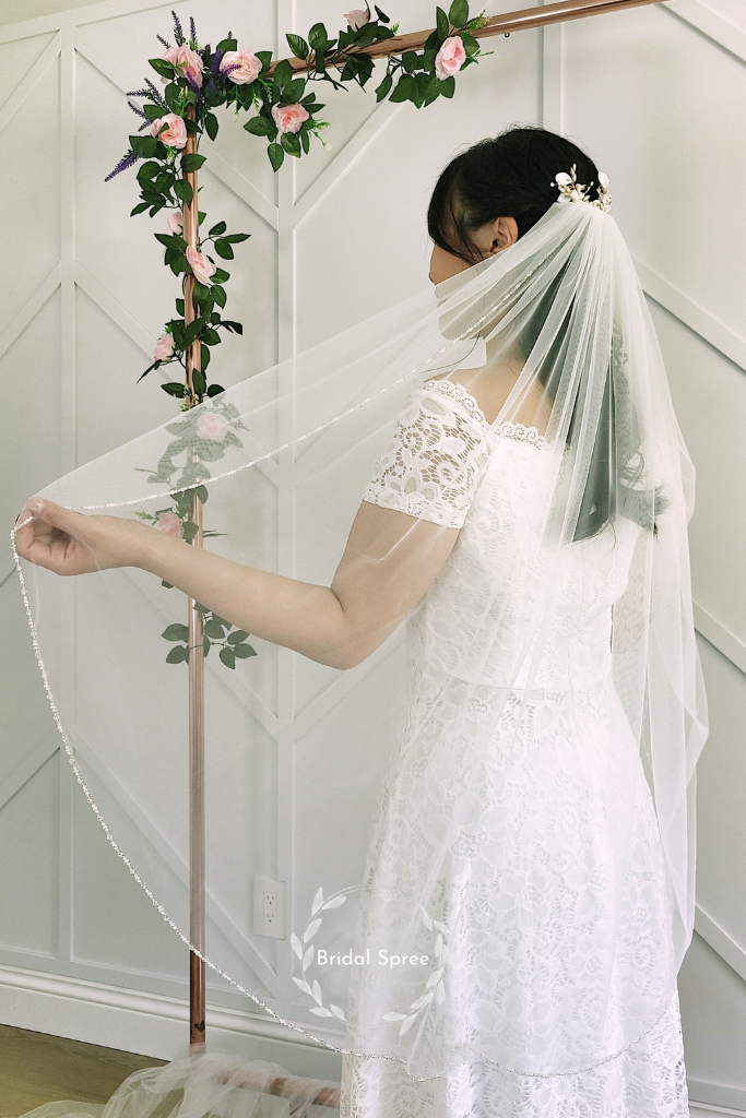 Beaded fingertip veil with crystals and pearls